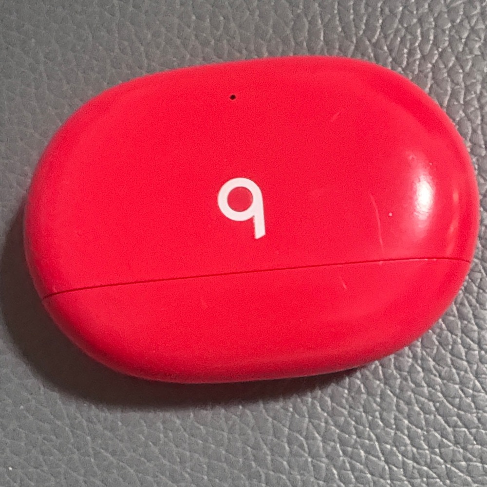 Beats by Dre Red Earbud Charging Case